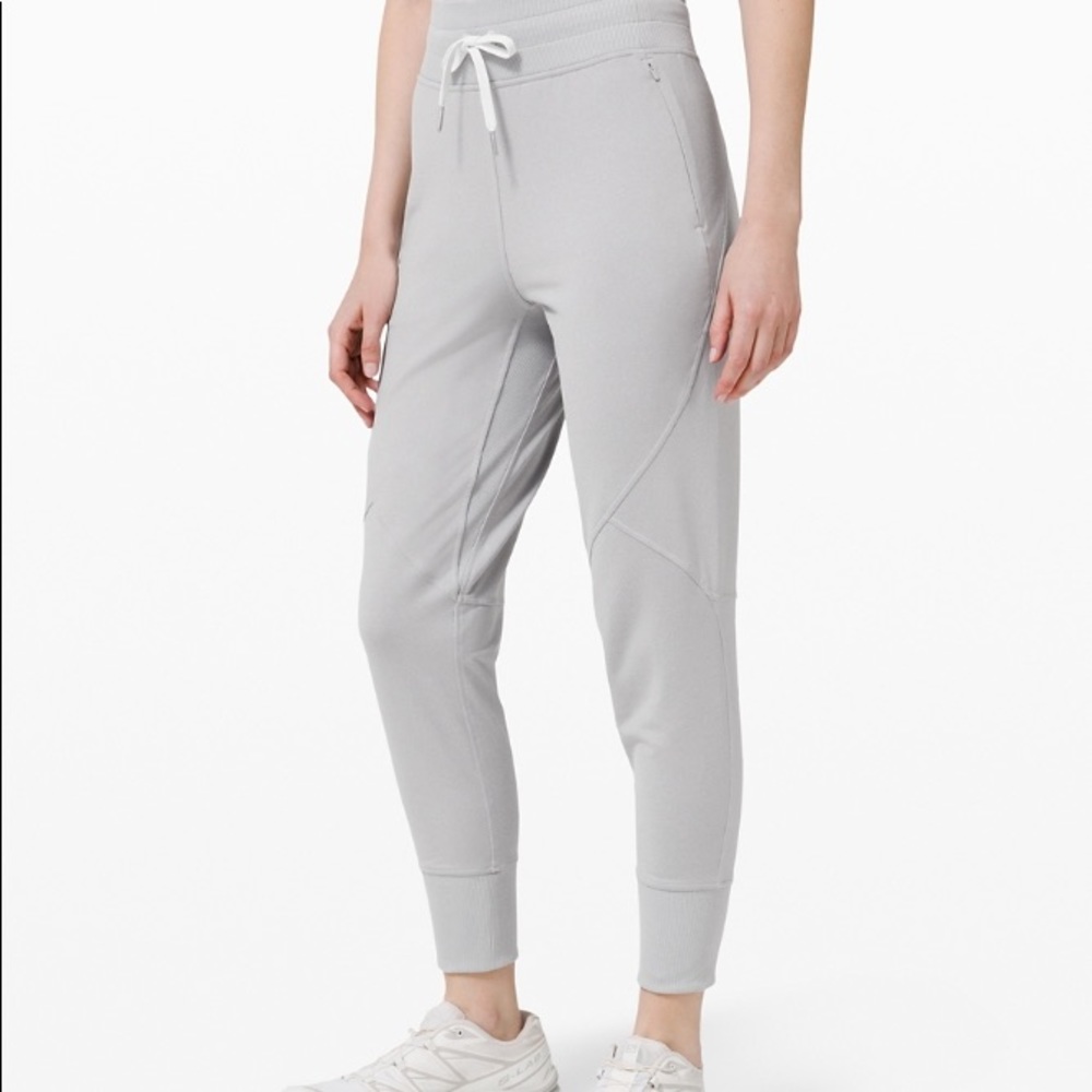 Lululemon Metro Miles Jogger